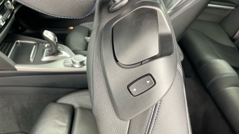 BMW 4 Series 440i M Sport 2dr Auto [Professional Media] Petrol Coupe